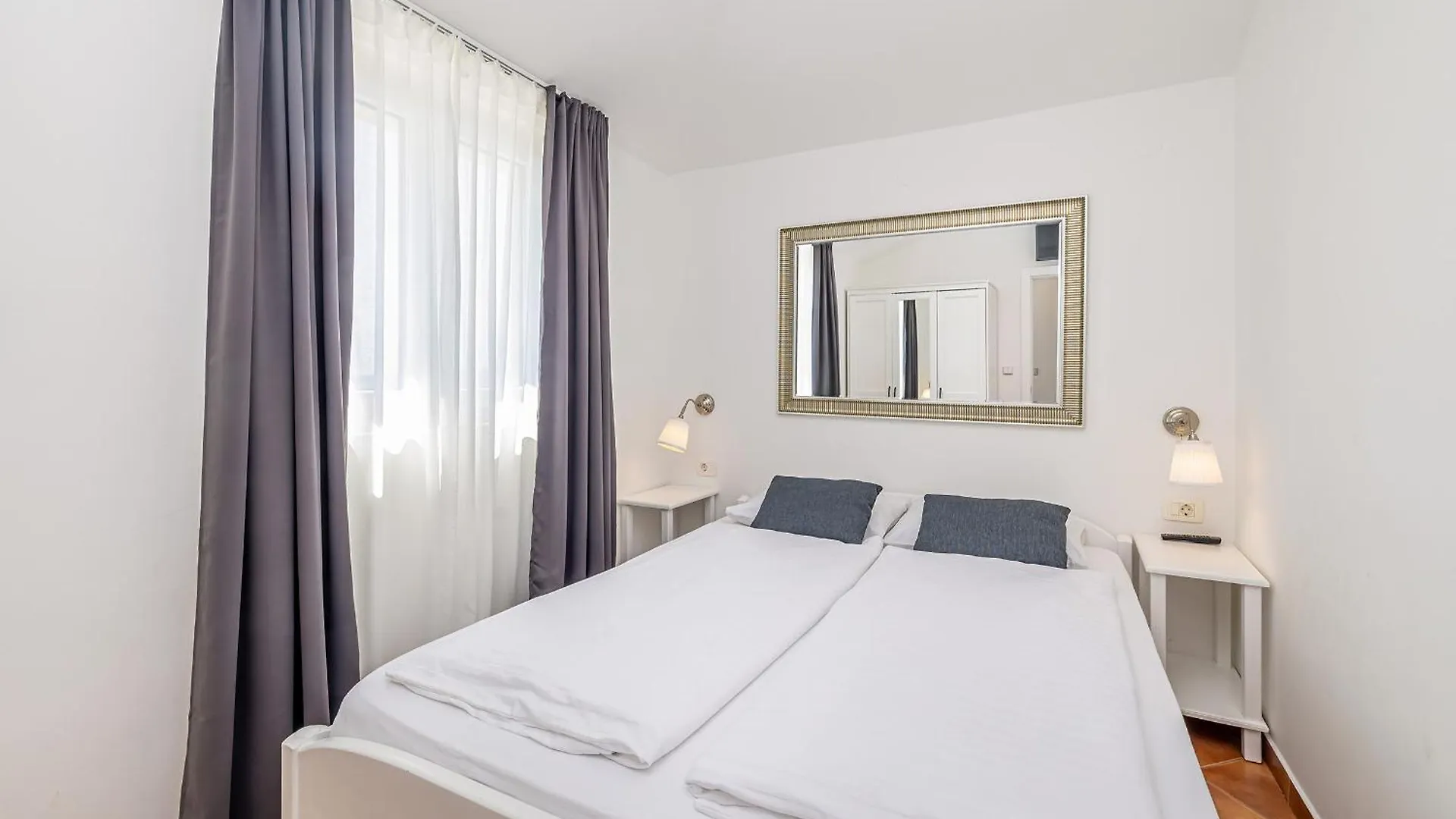 Villa Haya With Heated Pool Linardići Apartment