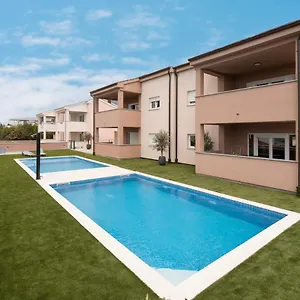 Apartment Ruby, Linardići