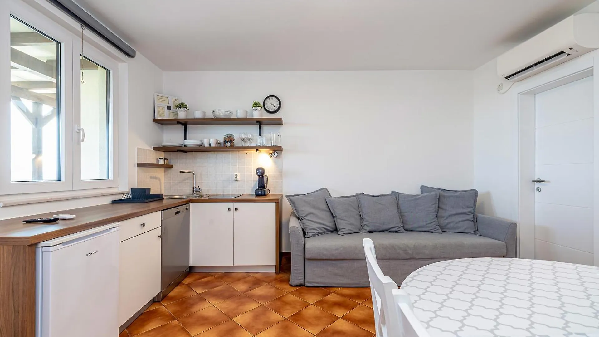 Villa Haya With Heated Pool Linardici Apartment