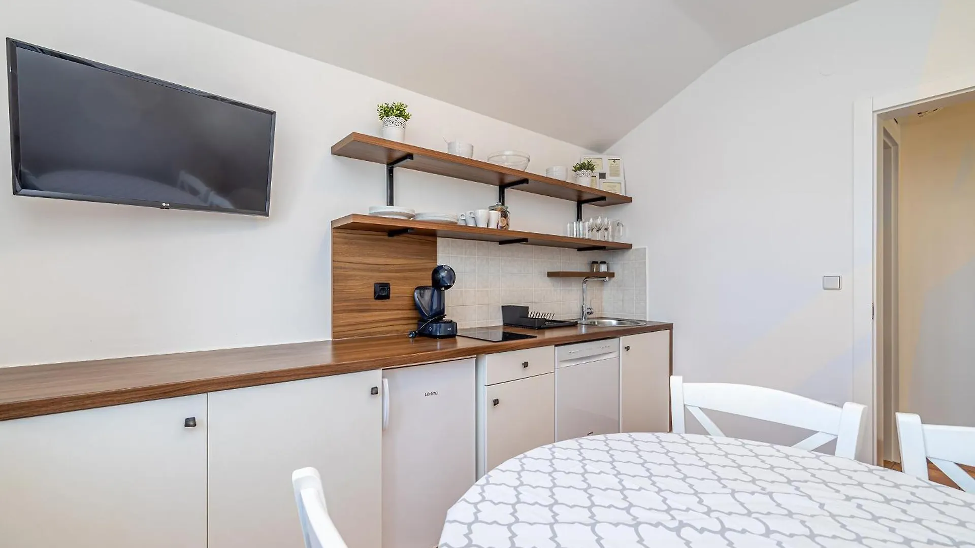 Apartment Villa Haya With Heated Pool Linardici
