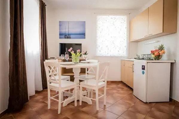 Villa Haya With Heated Pool Linardici Apartment