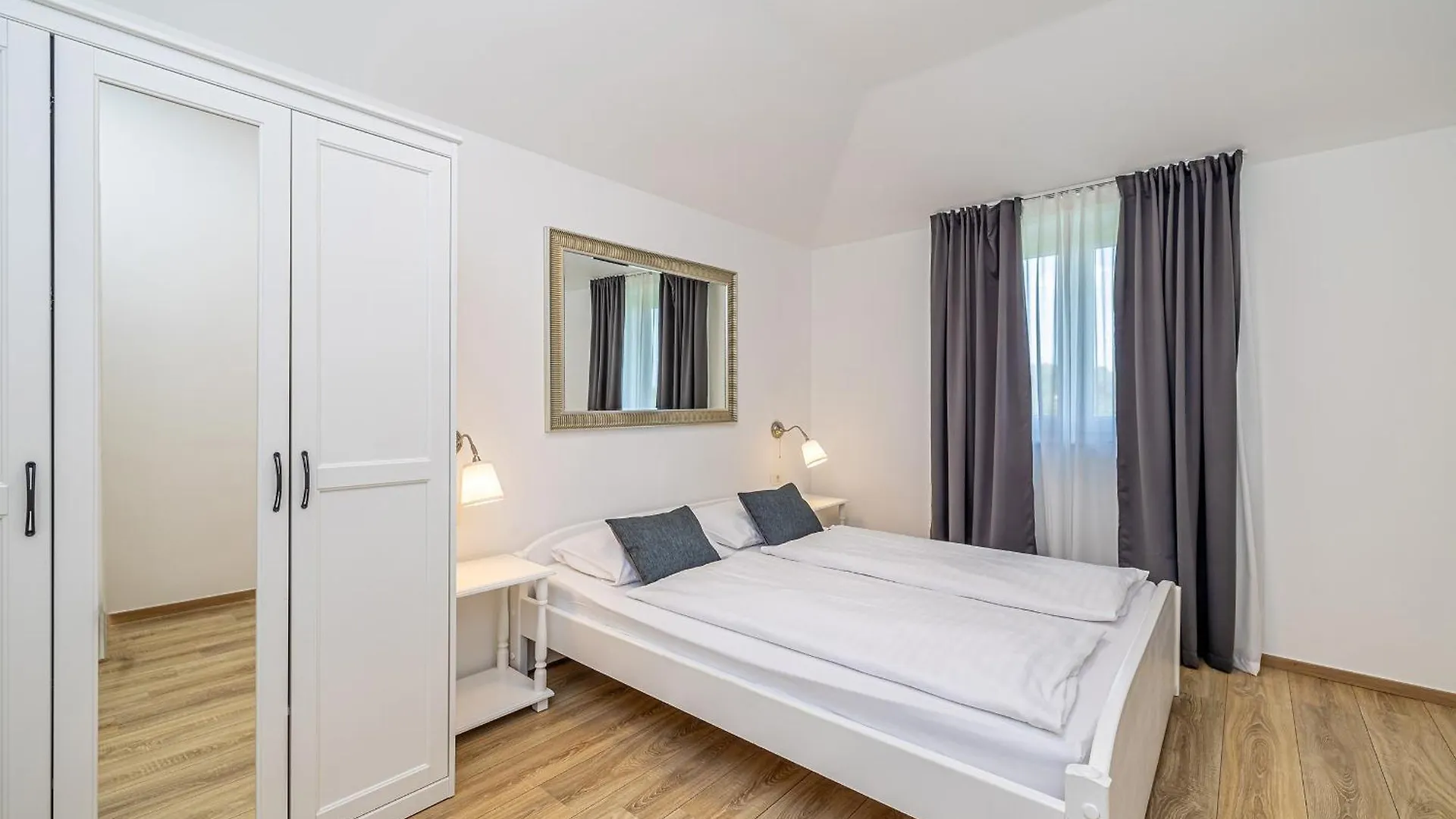Villa Haya With Heated Pool Linardići Apartament