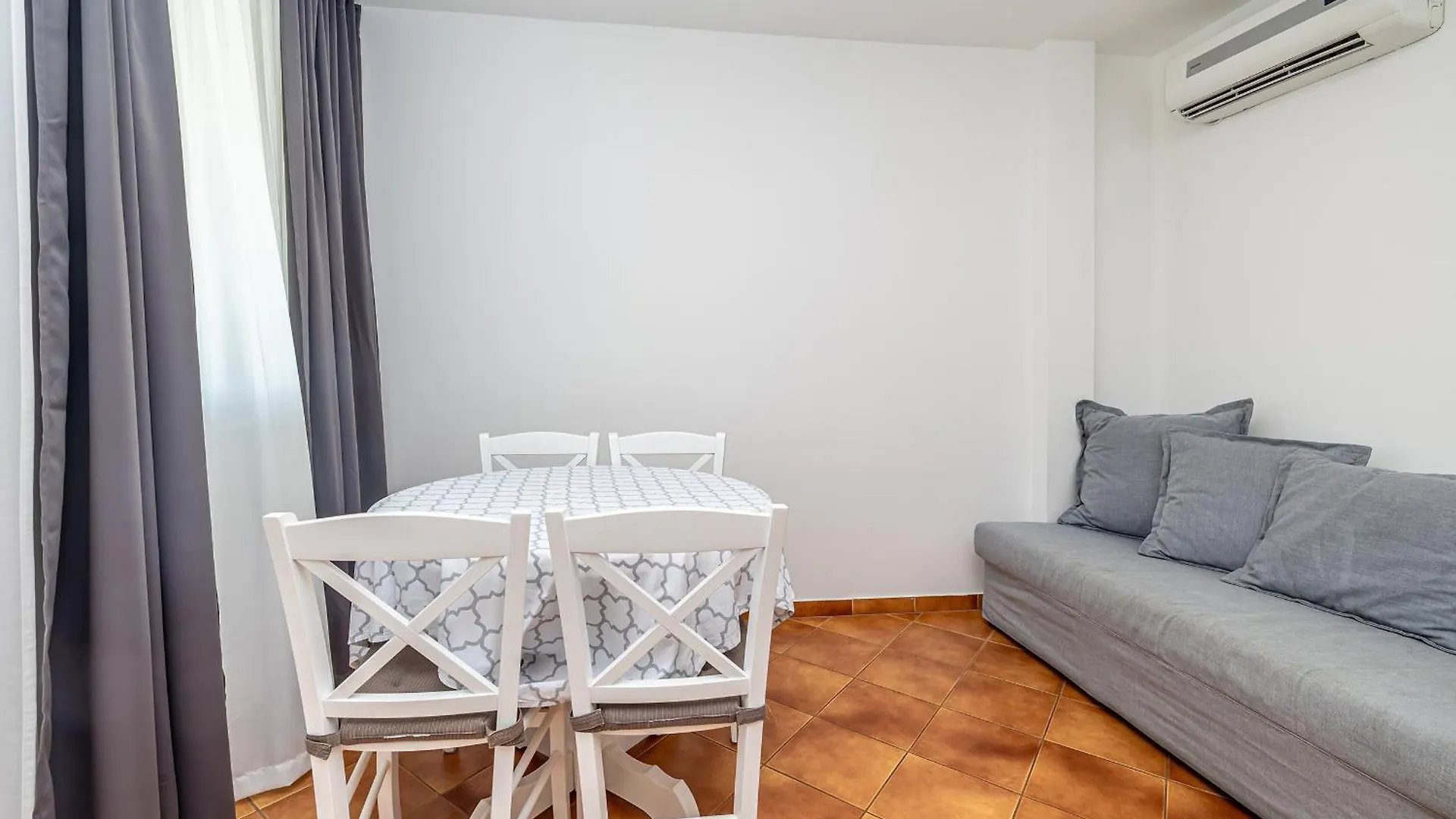 Villa Haya With Heated Pool Linardići Apartament