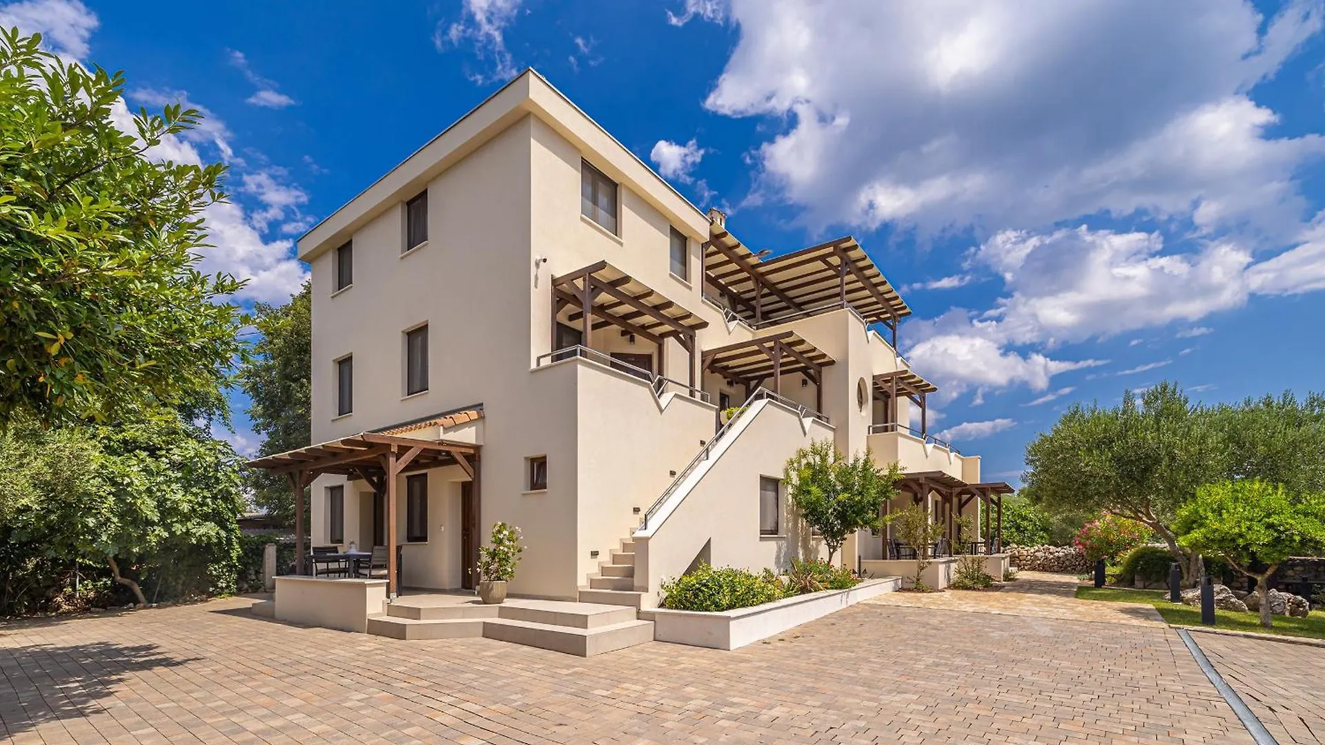 Villa Haya With Heated Pool Linardići