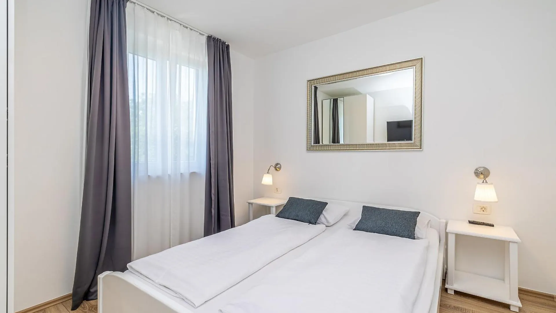 Villa Haya With Heated Pool Linardići Apartament